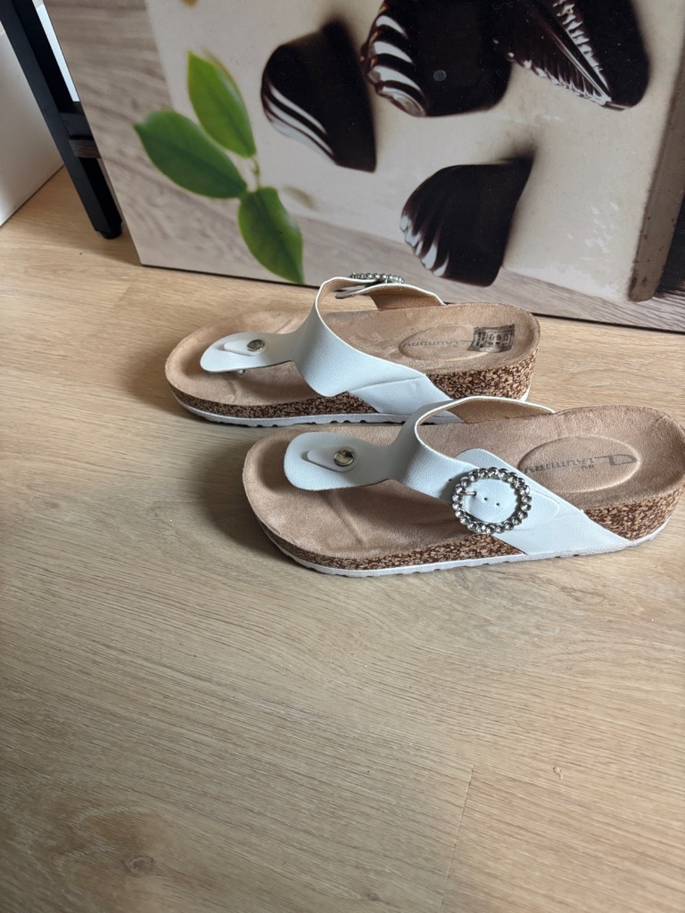 CL by Laundry White T-Strap Sandals with Rhinestone Buckle US 8 - Picture 2 of 9